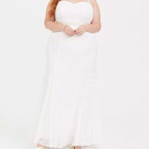 Torrid 22 NEW Special Occasion Ivory Lace Mermaid Formal Gown Wedding Dress